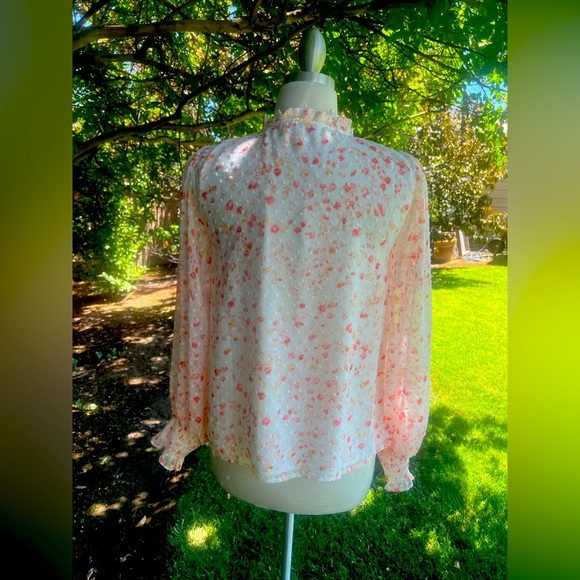 CeCe Coral Floral🌷 Blouse - Picture 6 of 8